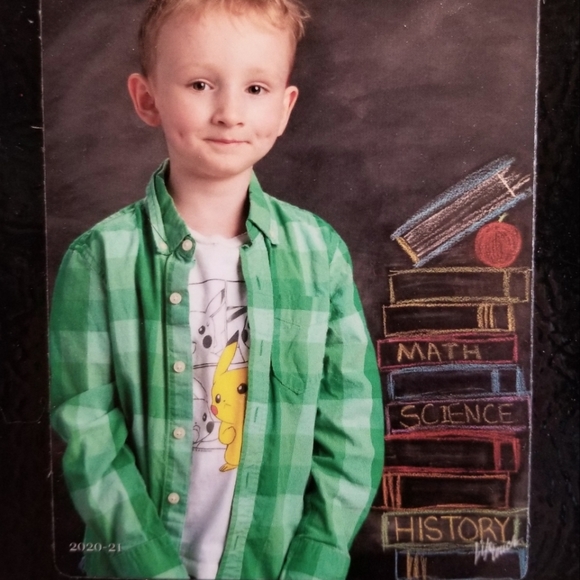 Gap Kids ClassicButton Down Shirt, Size 6/7 - Picture 6 of 6